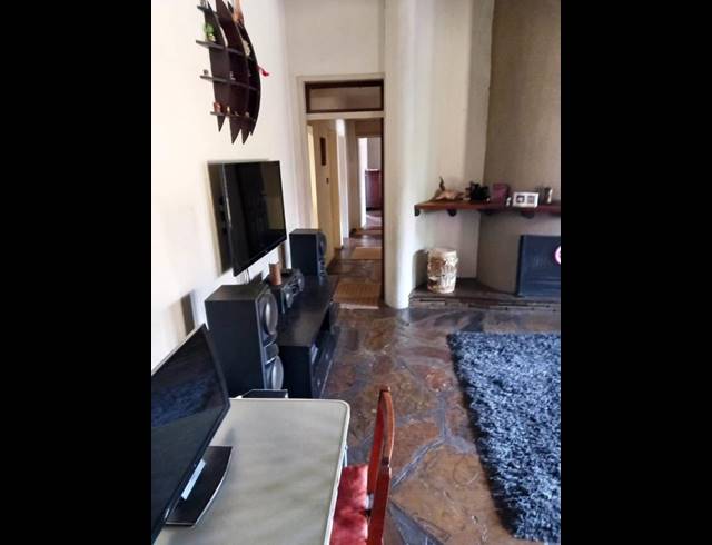 4 BEDROOM FREEHOLD FOR SALE IN VERWOERDPARK
